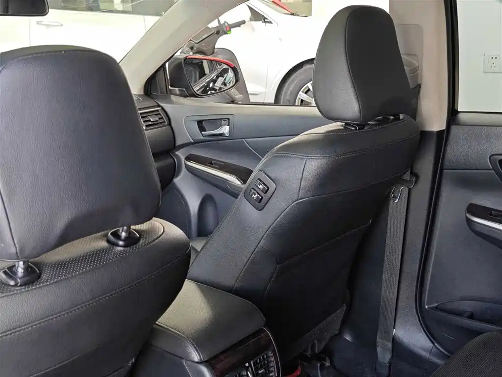 TOYOTA CAMRY 2015