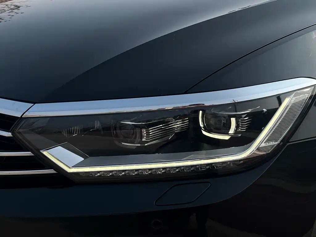 VOLKSWAGEN MAGOTAN 2020