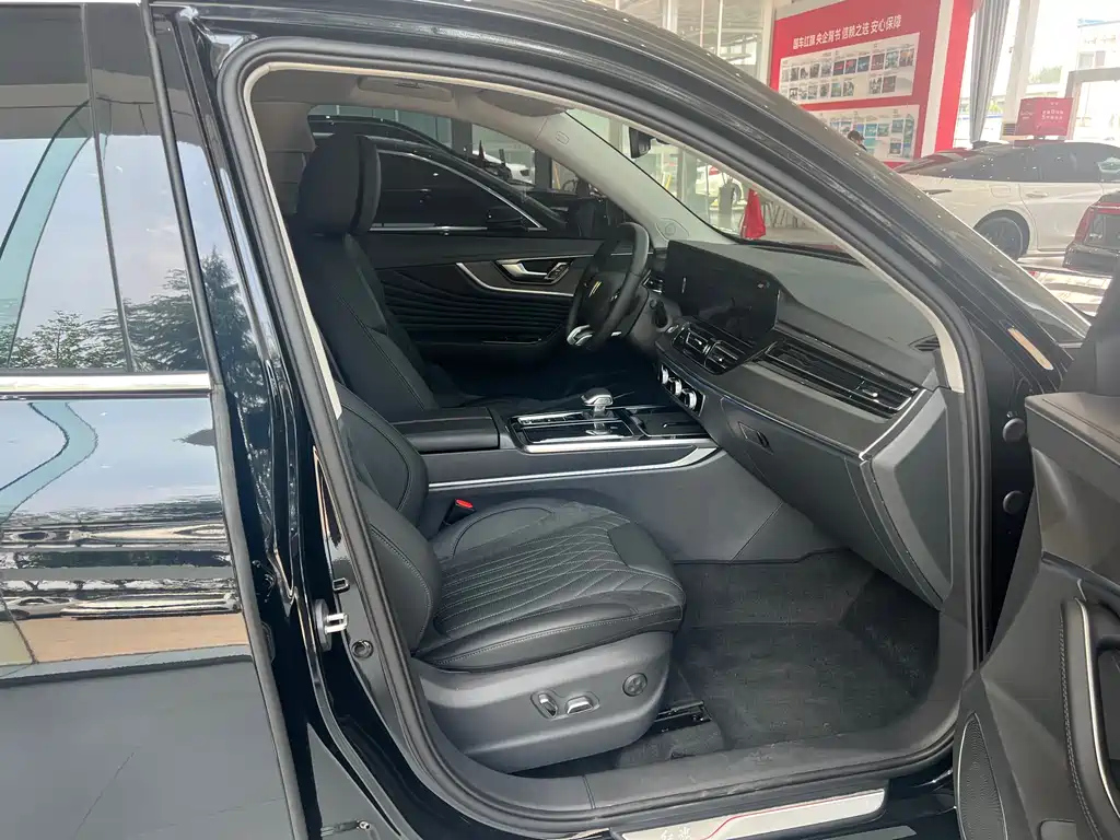 HONGQI HS5 2023