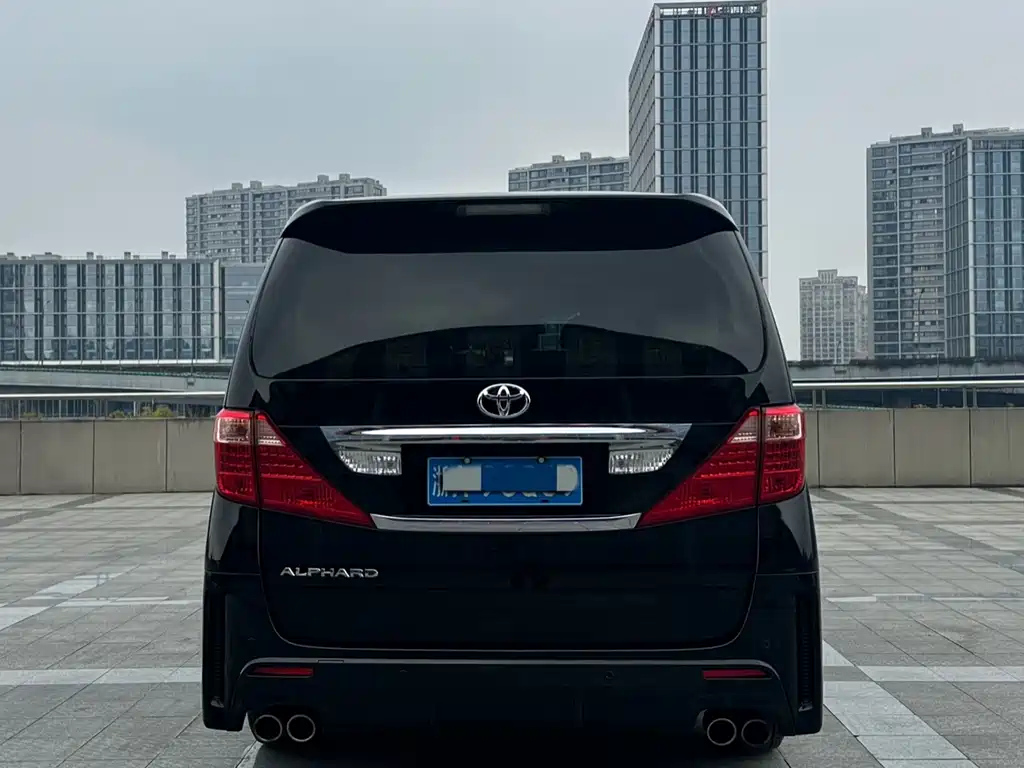 TOYOTA ALPHARD 2011