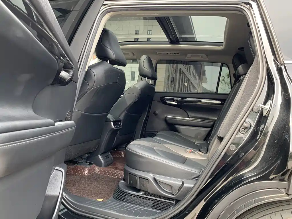 TOYOTA HIGHLANDER 2022