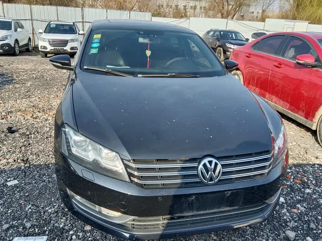 VOLKSWAGEN PASSAT 2013