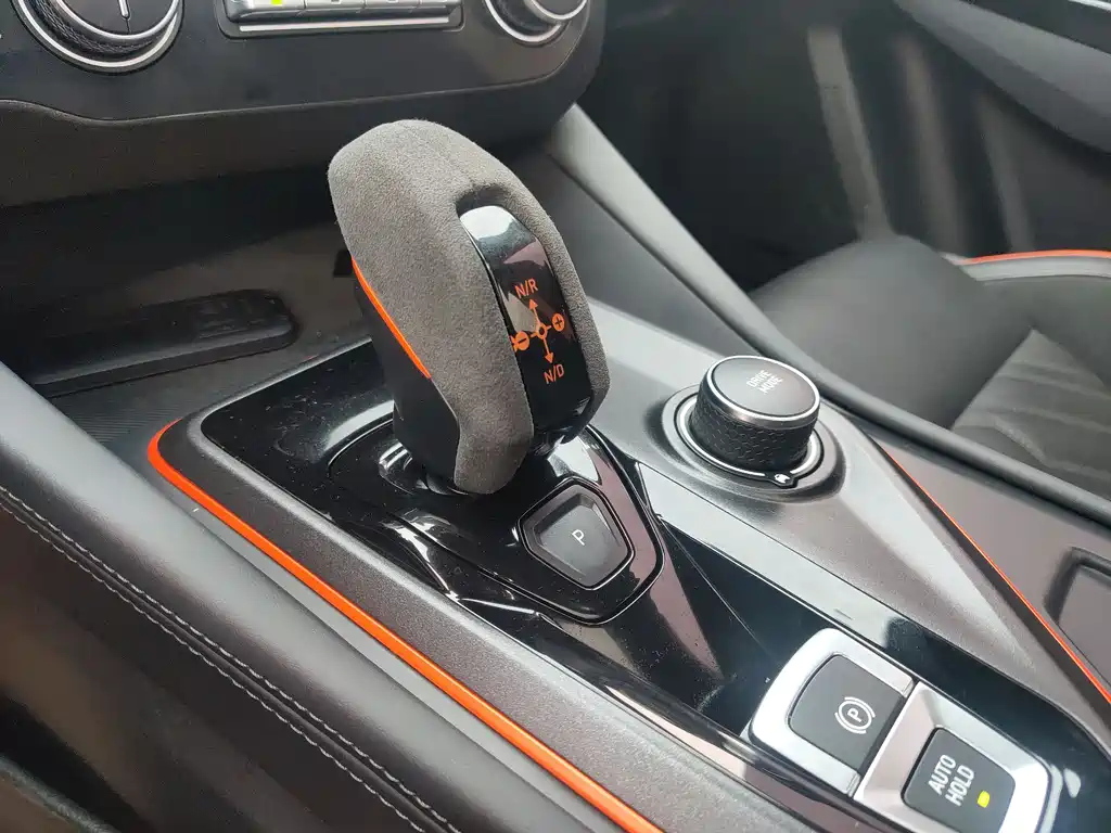 LYNK&CO 02 HATCHBACK 2021