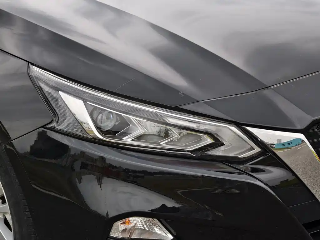 NISSAN TEANA 2019