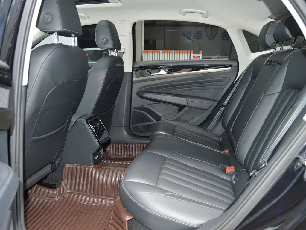 VOLKSWAGEN PASSAT 2020
