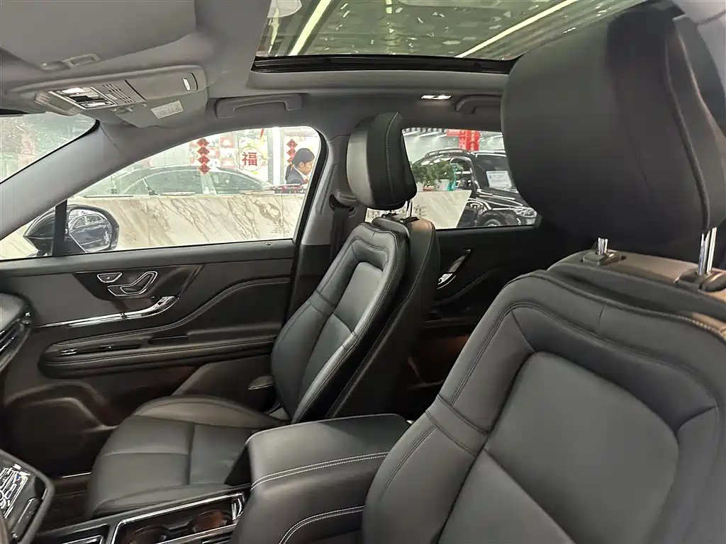 LINCOLN ADVENTURER 2022