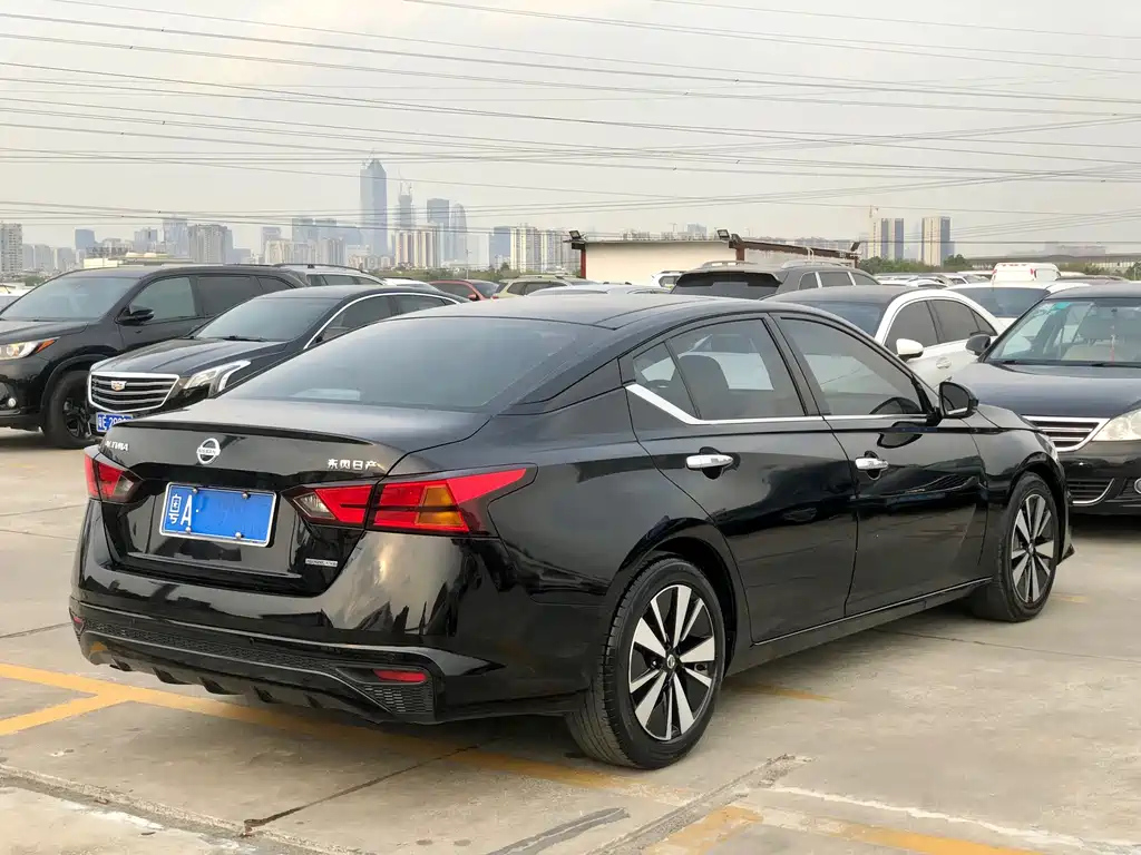 NISSAN TEANA 2021