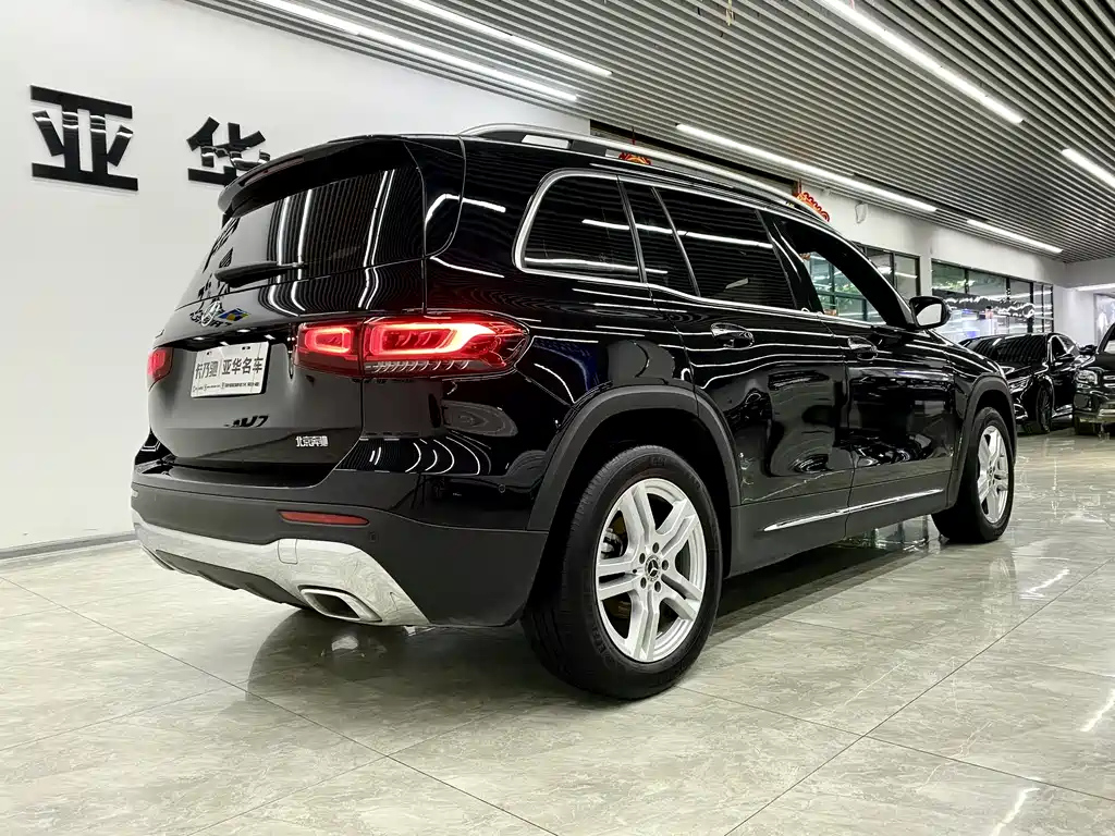 MERCEDES BENZ GLB 2021