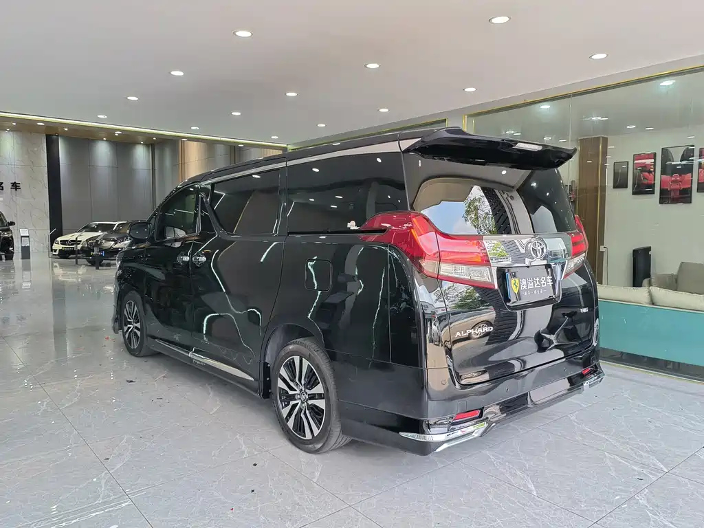 TOYOTA ALPHARD 2016