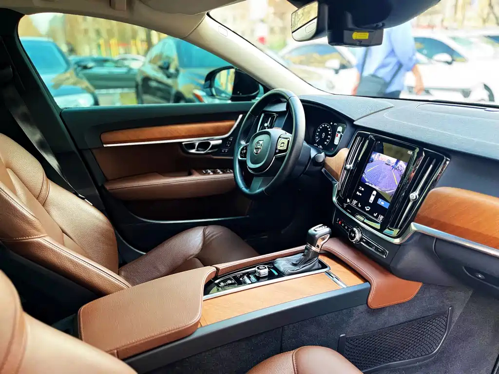 VOLVO S90 2020