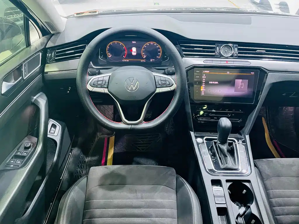 VOLKSWAGEN MAGOTAN 2022