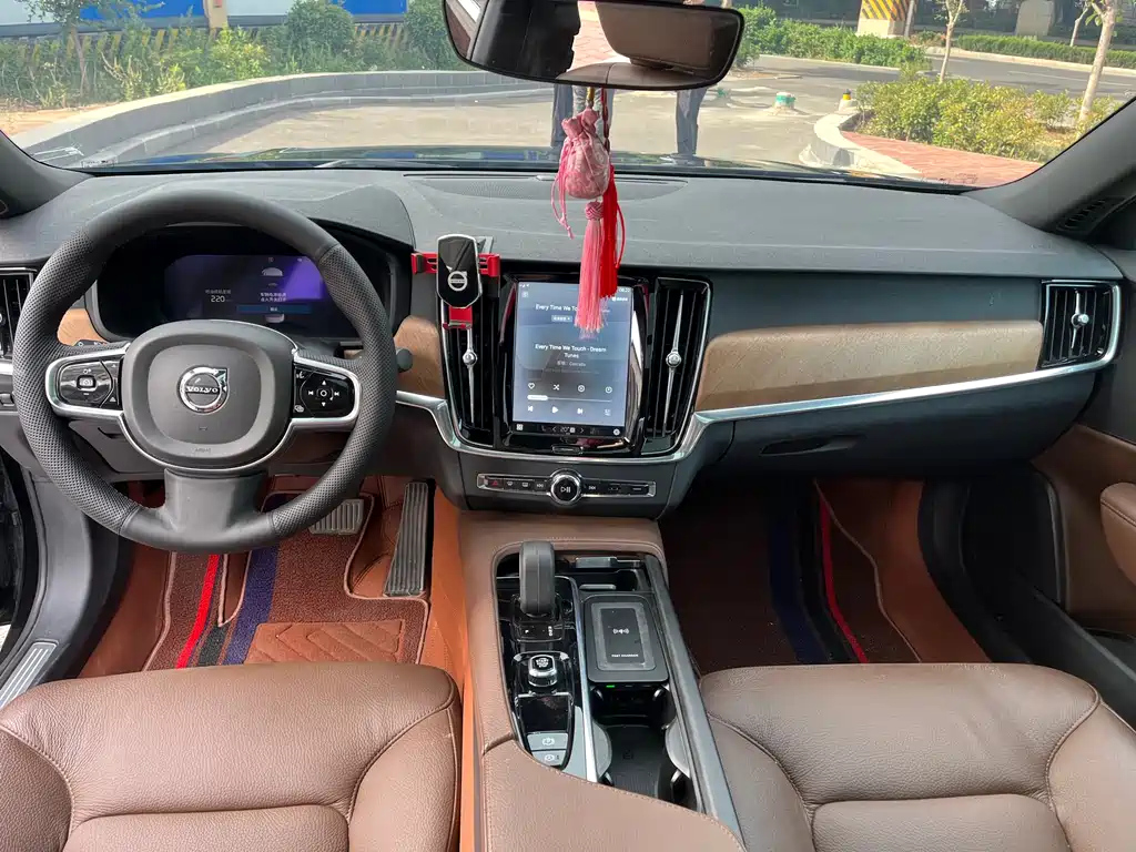 VOLVO S90 2021
