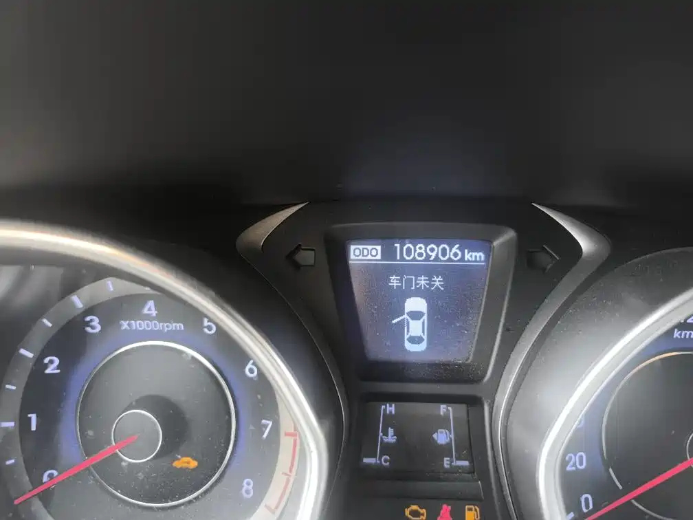 HYUNDAI ELANTRA 2012