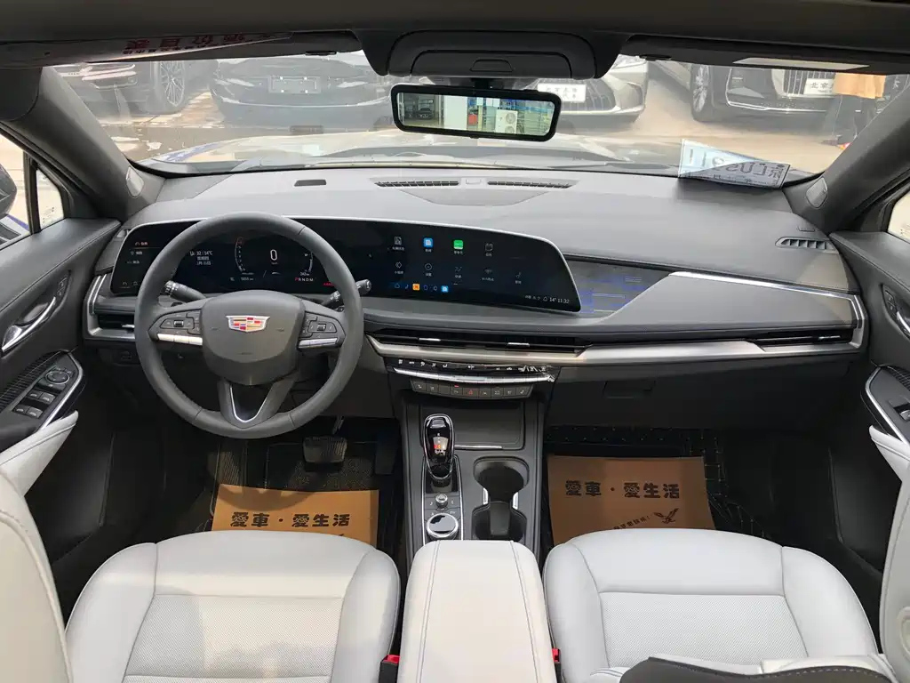 CADILLAC XT4 2024