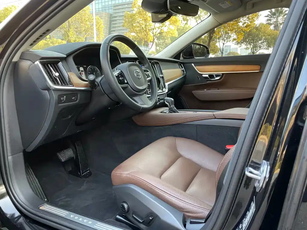 VOLVO S90 2020