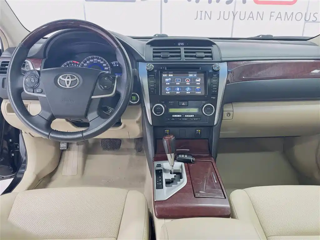 TOYOTA CAMRY 2013