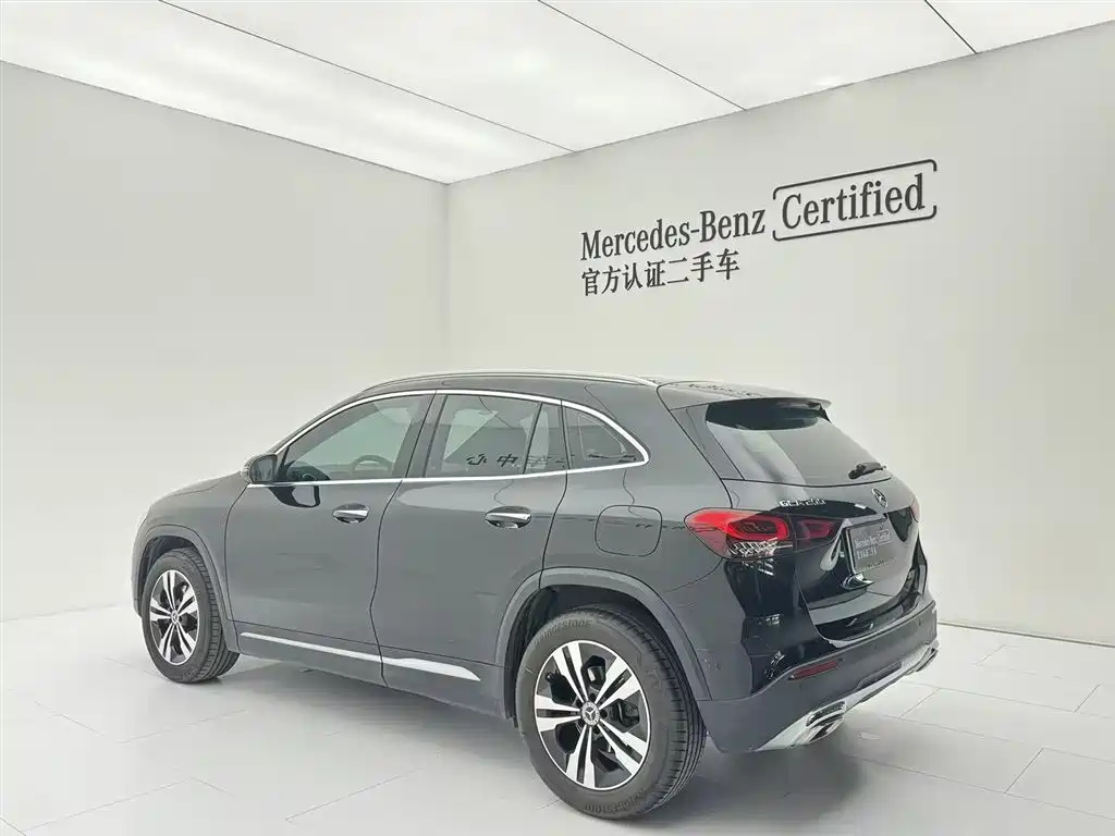 MERCEDES BENZ GLA 2021