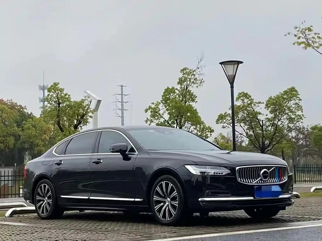 VOLVO S90 2024