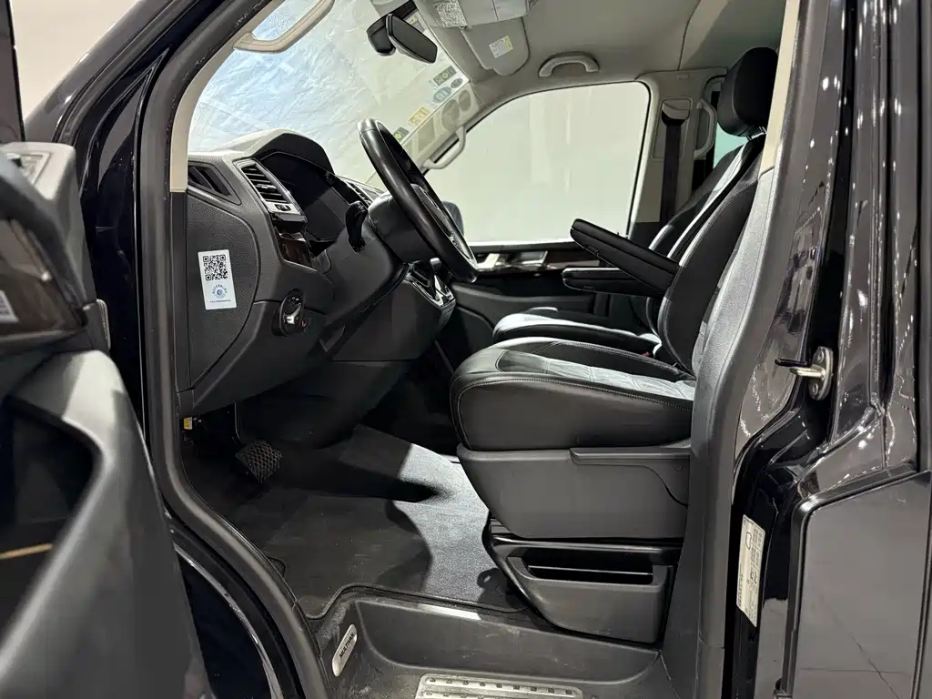 VOLKSWAGEN MULTIVAN 2018