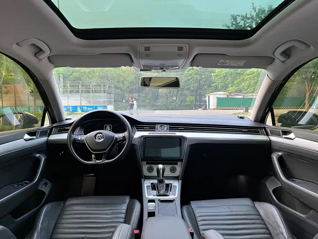 VOLKSWAGEN MAGOTAN 2019
