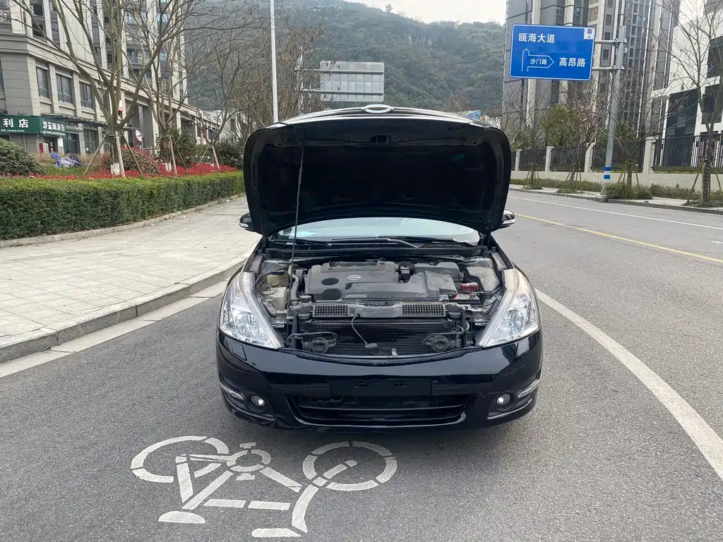 NISSAN TEANA 2010