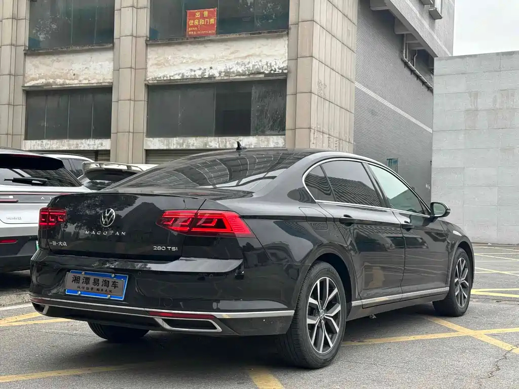 VOLKSWAGEN MAGOTAN 2022