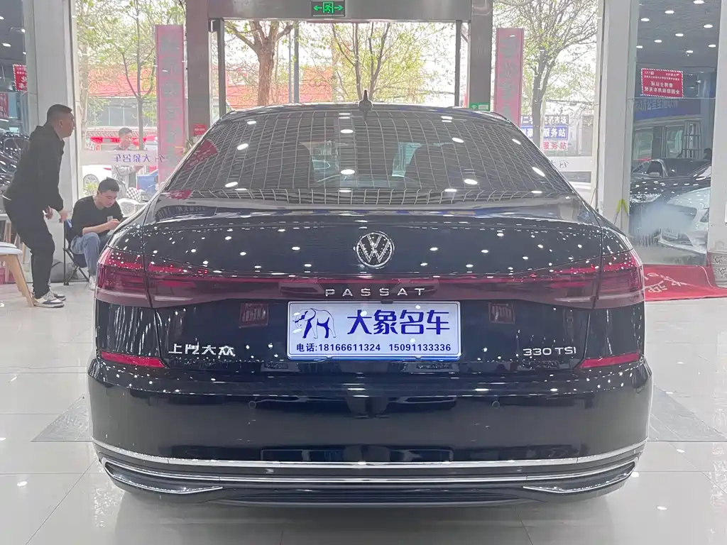 VOLKSWAGEN PASSAT 2023