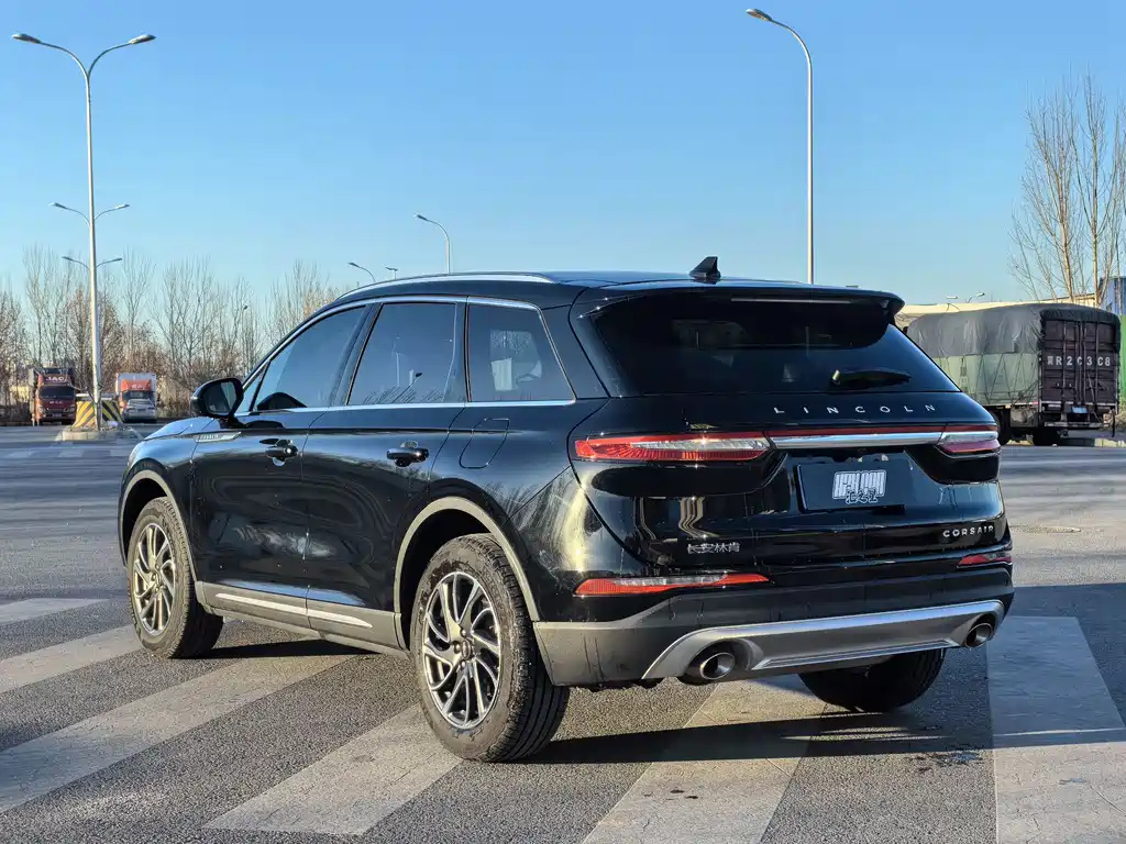 LINCOLN ADVENTURER 2021