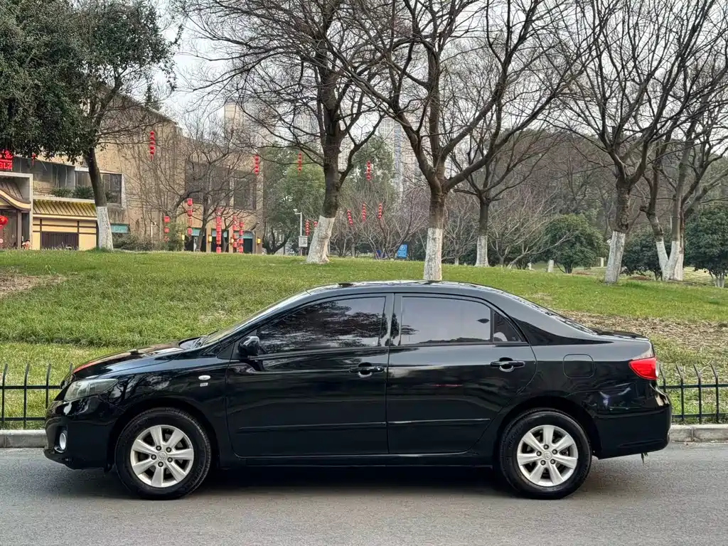 TOYOTA COROLLA 2013