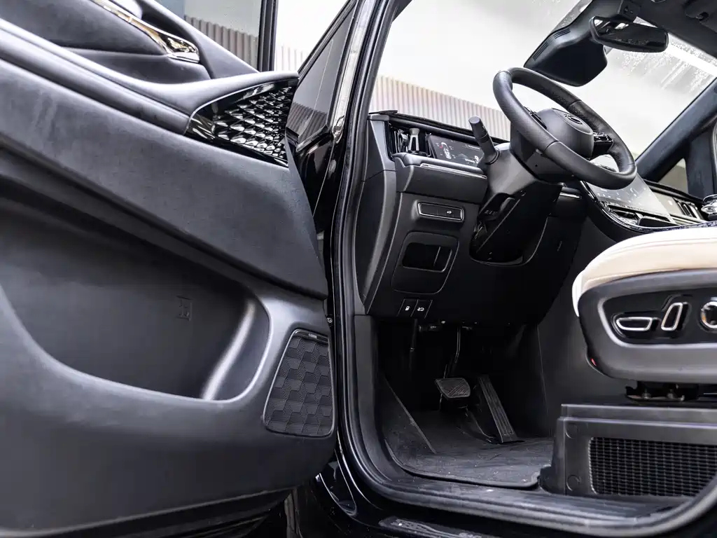 TRUMPCHI M8 2023