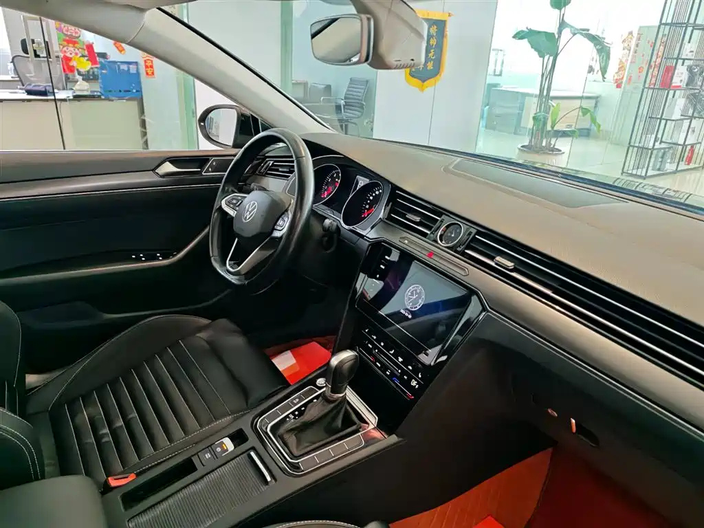 VOLKSWAGEN MAGOTAN 2020