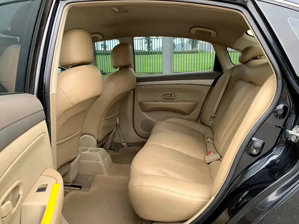NISSAN SYLPHY 2013