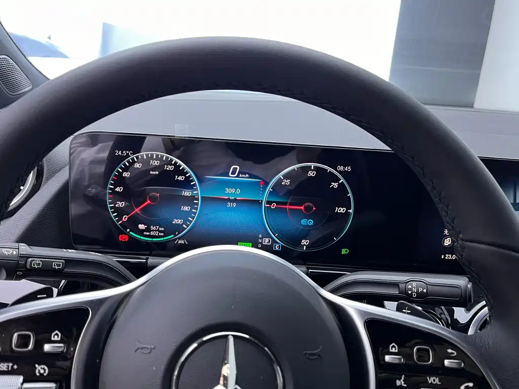 MERCEDES BENZ EQA 2023