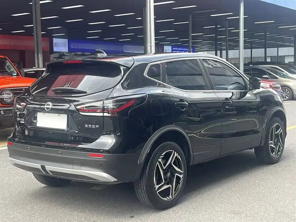 NISSAN QASHQAI 2025
