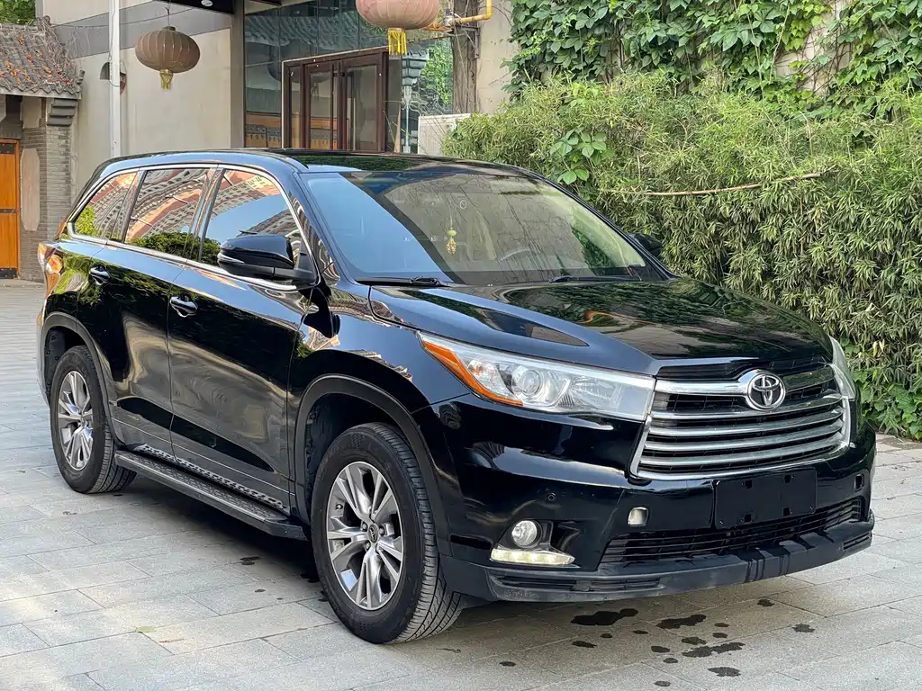 TOYOTA HIGHLANDER 2016