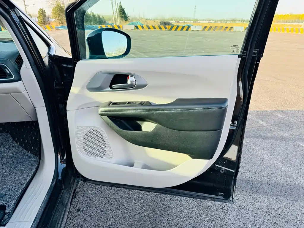 CHRYSLER OTHER 2018