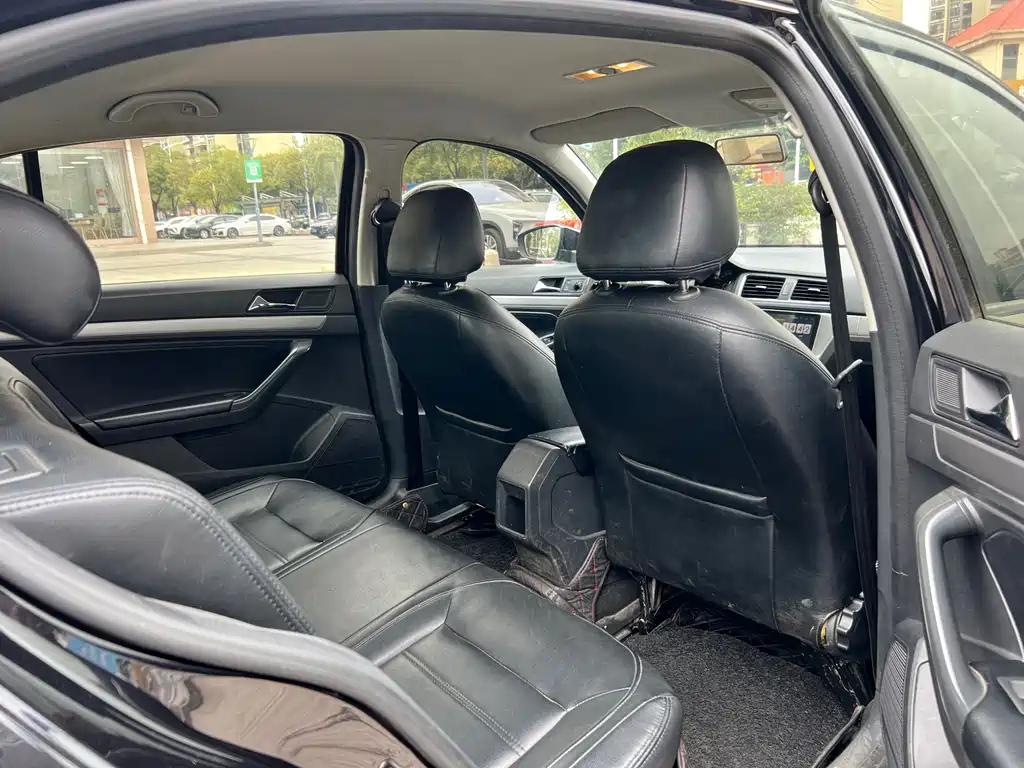 VOLKSWAGEN LAVIDA 2017
