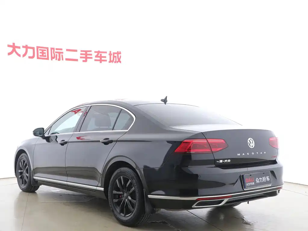 VOLKSWAGEN MAGOTAN 2021