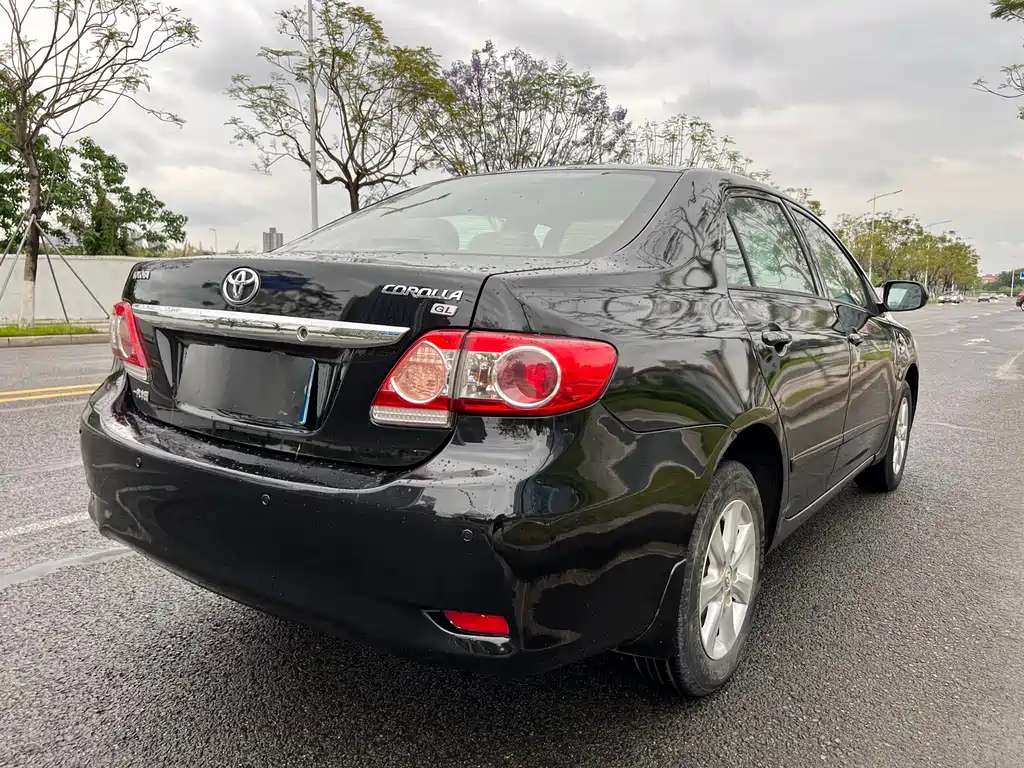 TOYOTA COROLLA 2011
