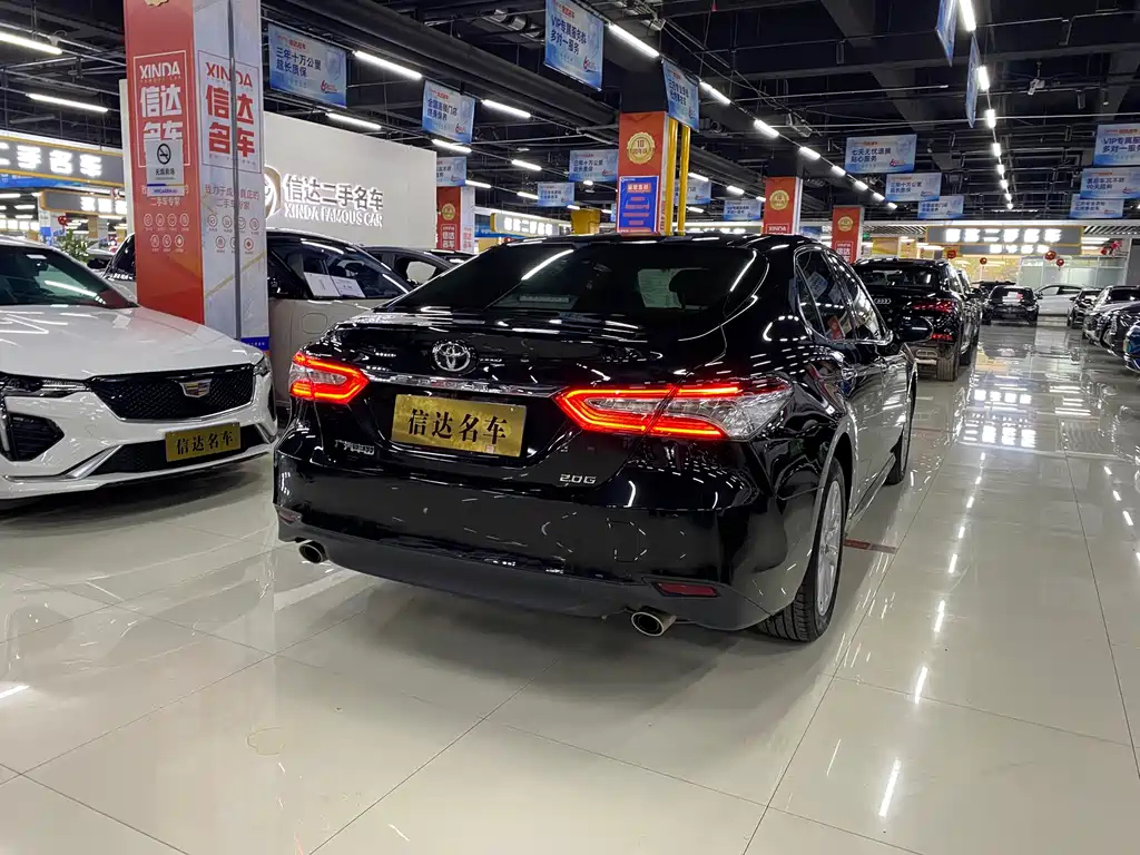 TOYOTA CAMRY 2020