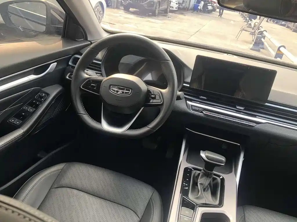 GEELY AUTO EMGRAND 2021