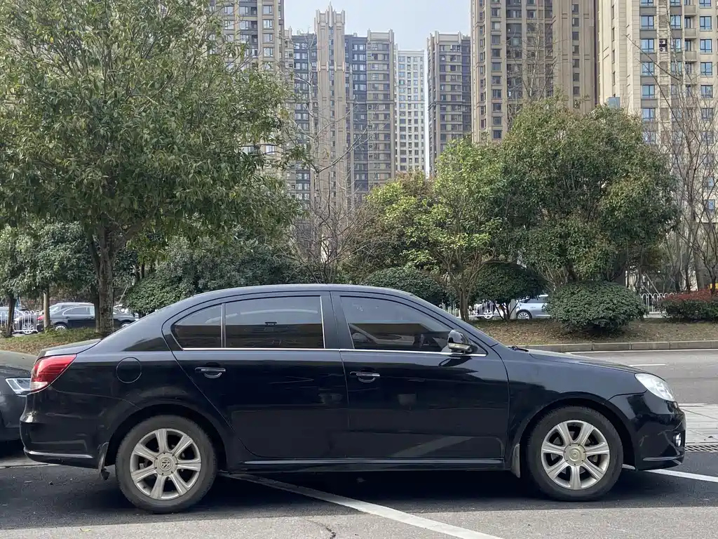 VOLKSWAGEN LAVIDA 2011