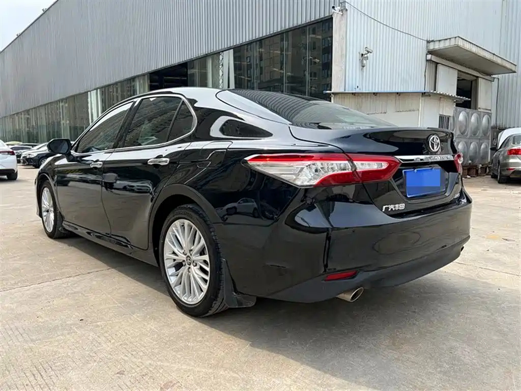 TOYOTA CAMRY 2020