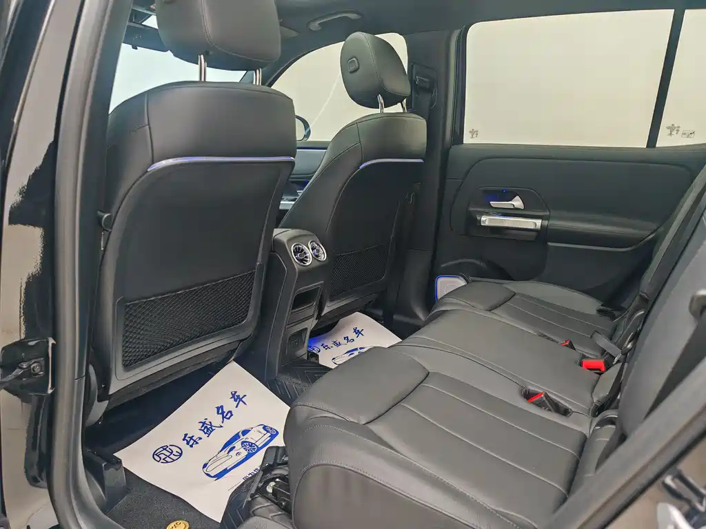MERCEDES BENZ GLB 2023