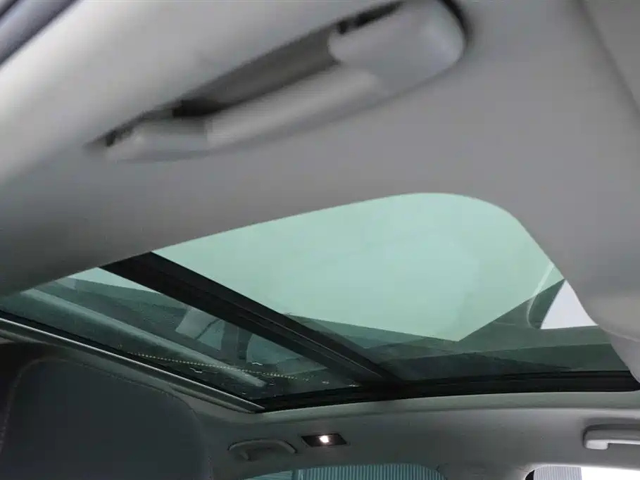 VOLKSWAGEN PASSAT 2021