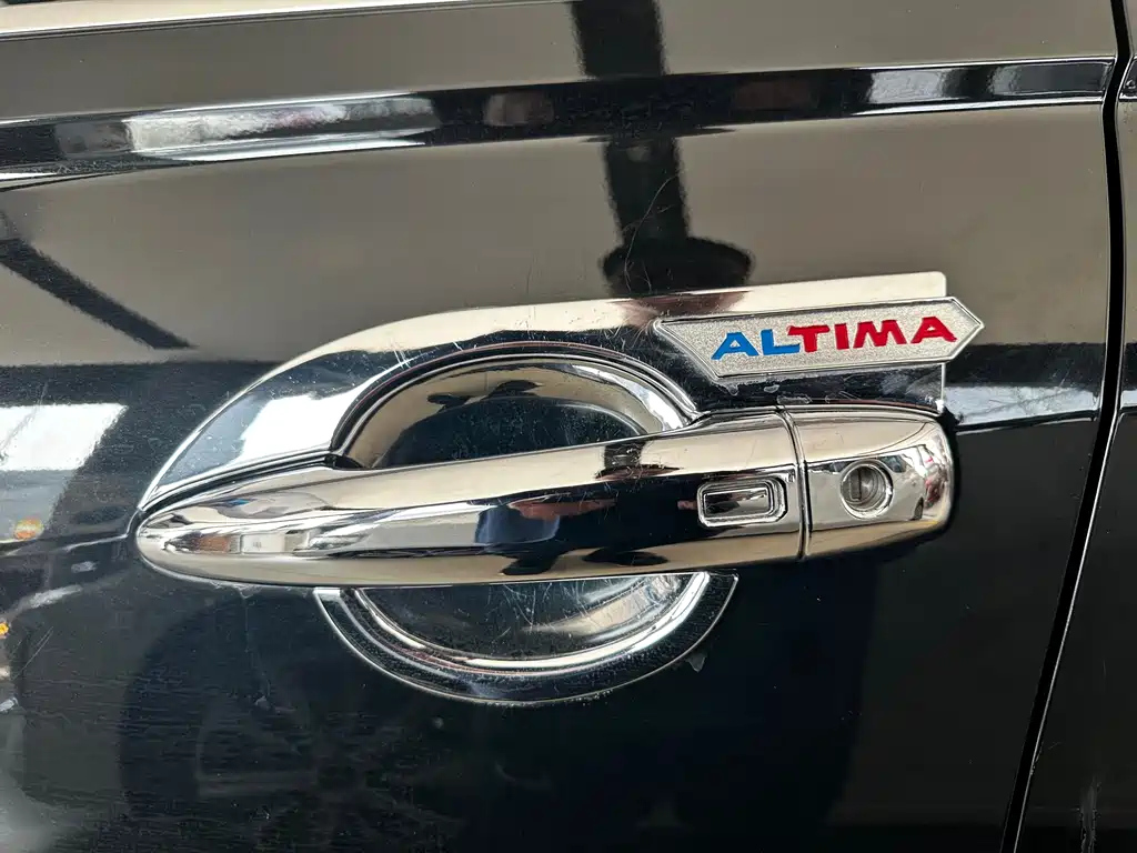 NISSAN TEANA 2023