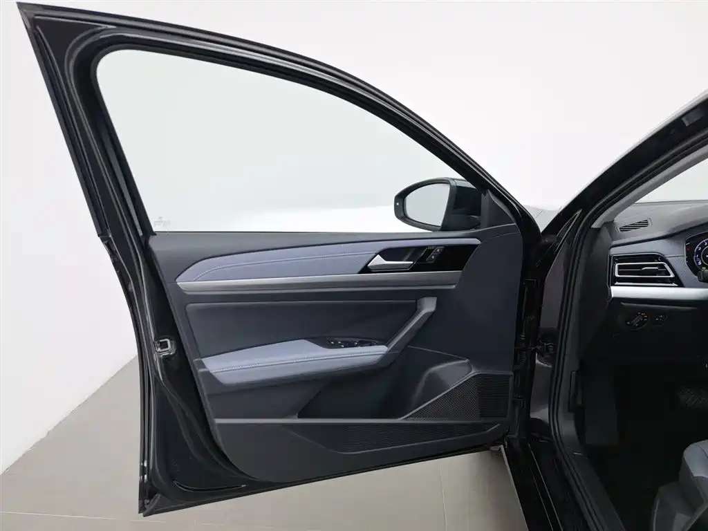 VOLKSWAGEN LAVIDA 2024