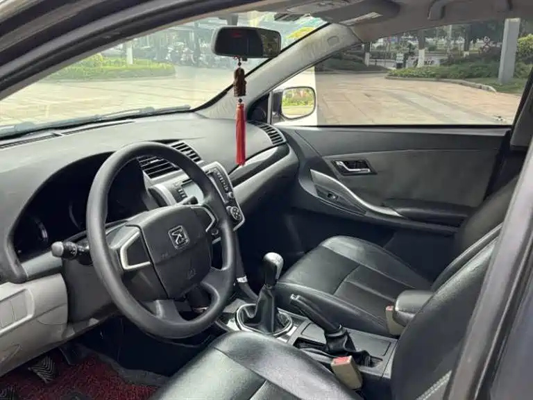 ZOTYE Z300 2013