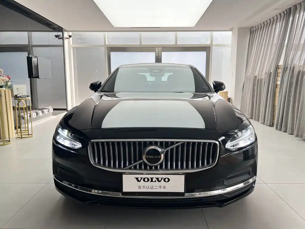 VOLVO S90 2022