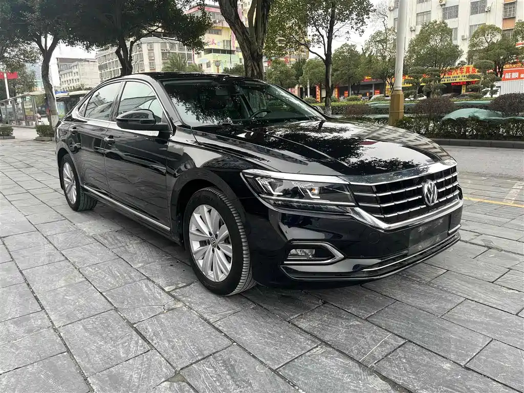 VOLKSWAGEN PASSAT 2019